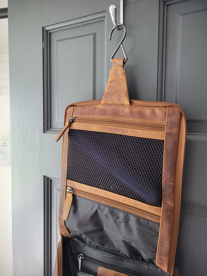 Leather Hanging Toiletry Bag (Unisex)