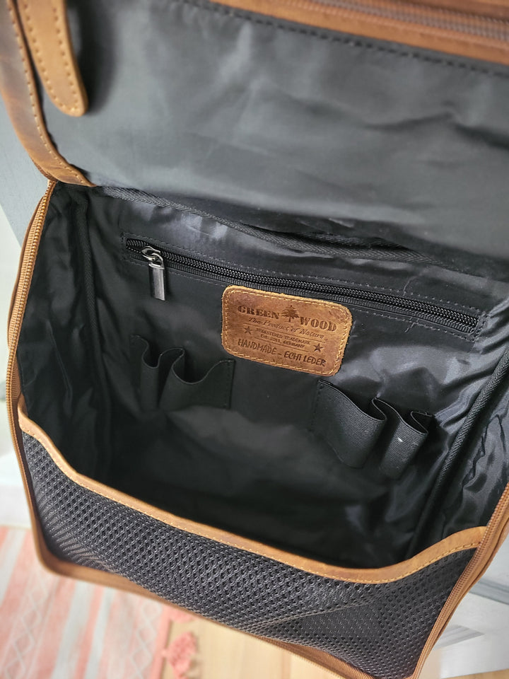 Leather Hanging Toiletry Bag (Unisex)