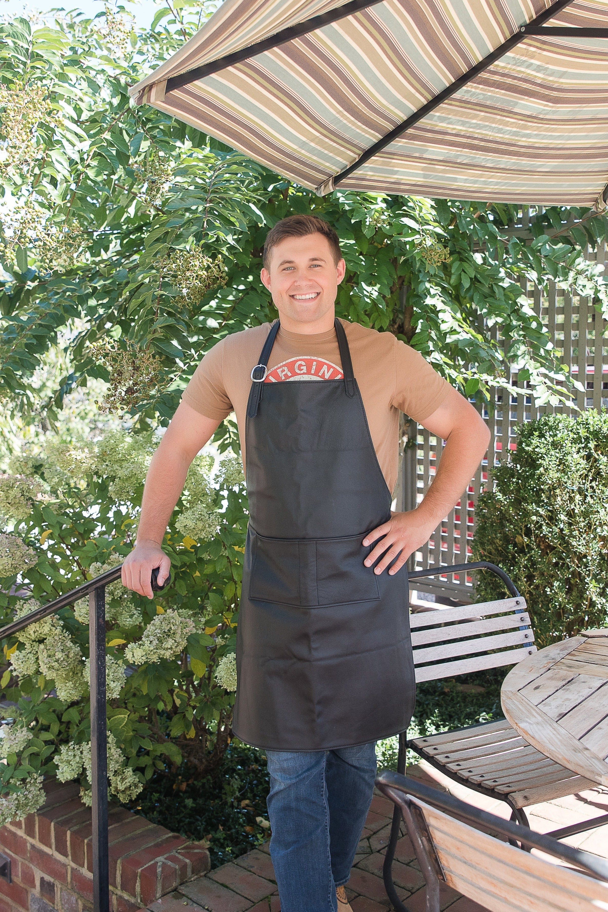 Leather Apron – Cobblestone Shoppes