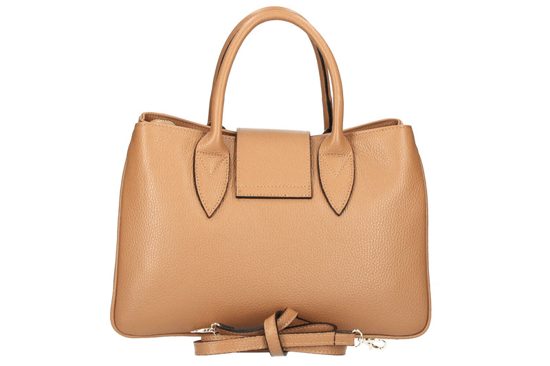Modest Tote with a Twist
