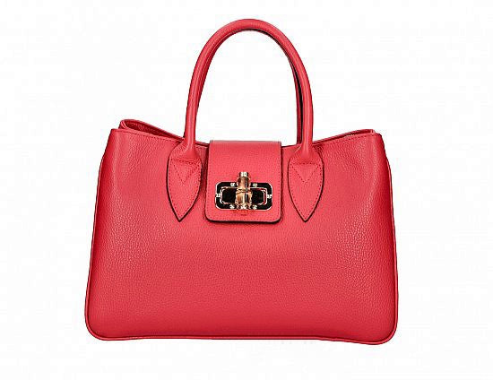 Modest Tote with a Twist