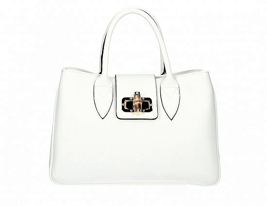 Modest Tote with a Twist